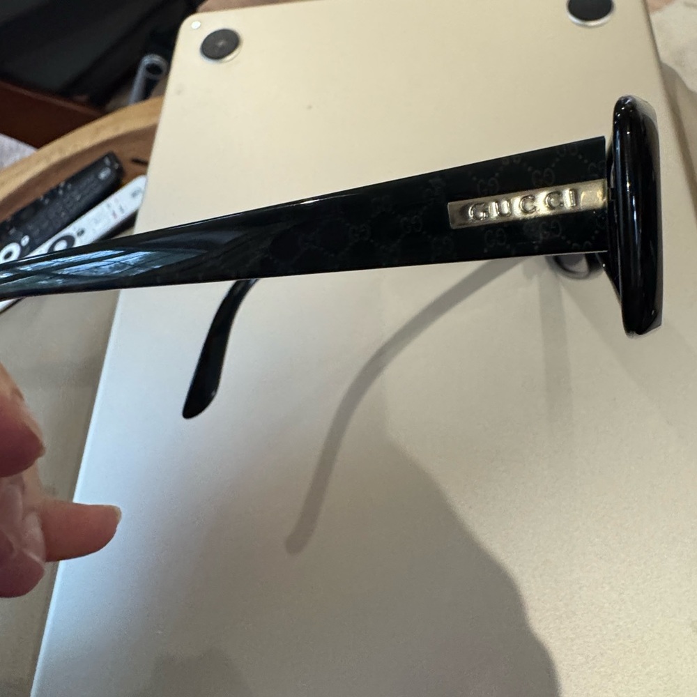 Stylish Black Sunglasses - Picture 5 of 5